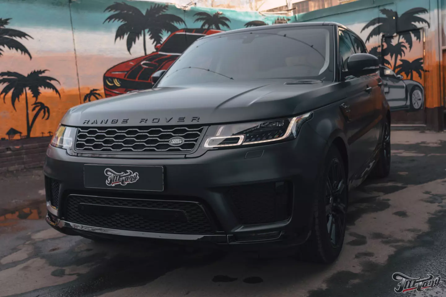 Новый образ Range Rover Sport: оклейка в матовый полиуретан, шумоизоляция дверей, выдвижные пороги. Сравним матовый и глянцевый автомобили!